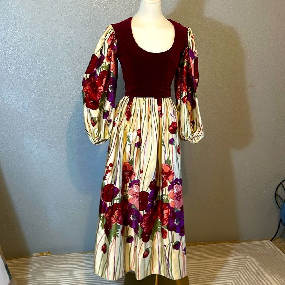 Vintage Victor Costa velvet satin floral dress with side pocket size 8